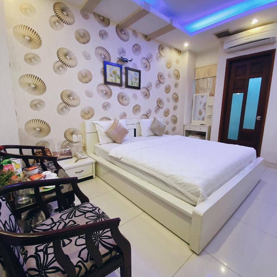 Redflower Hotel Хошимин Екстериор снимка